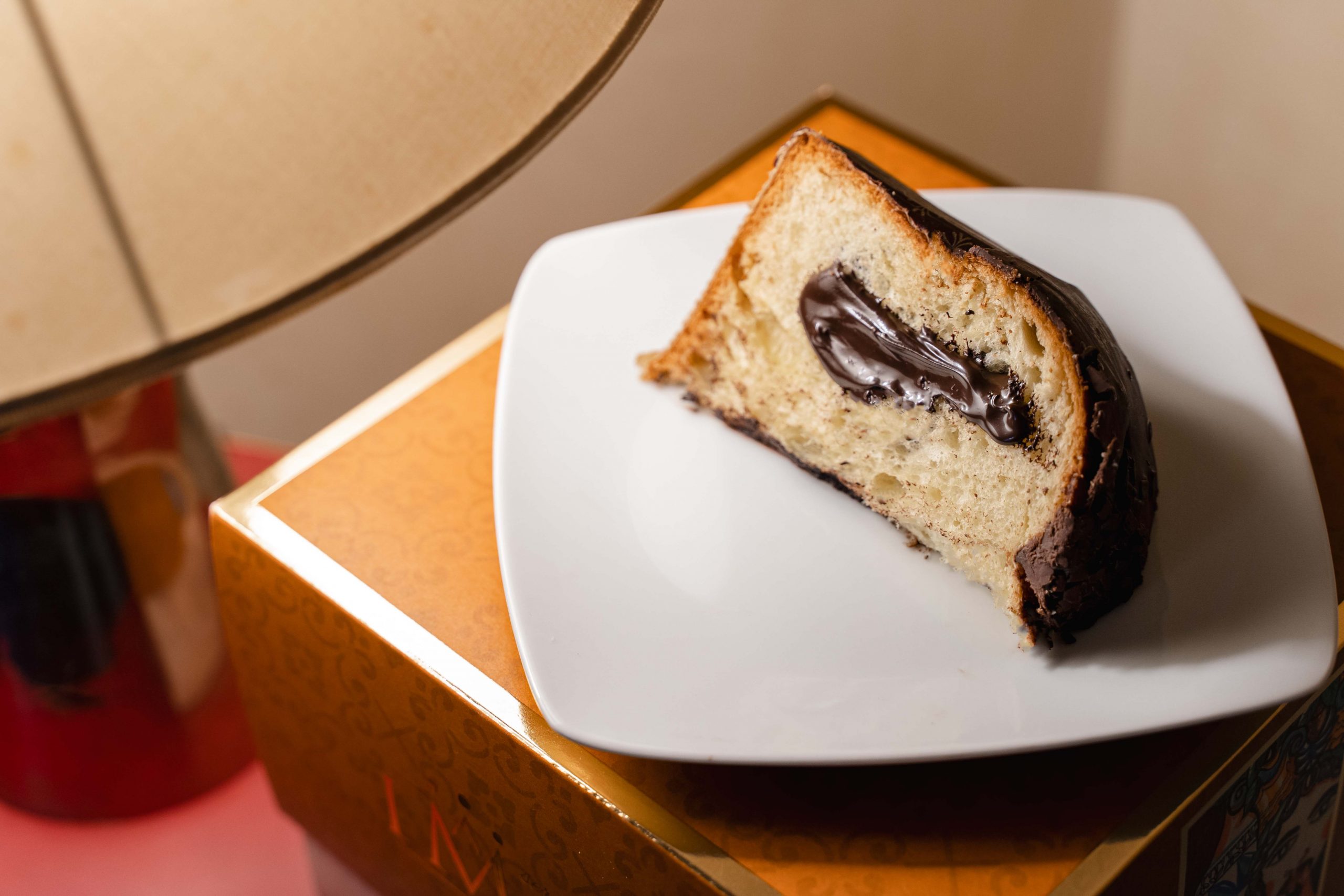 Fetta di dolce con cioccolato